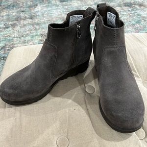 Sorel Evie Side Zip Gray Brown Suede Bootie 7.5